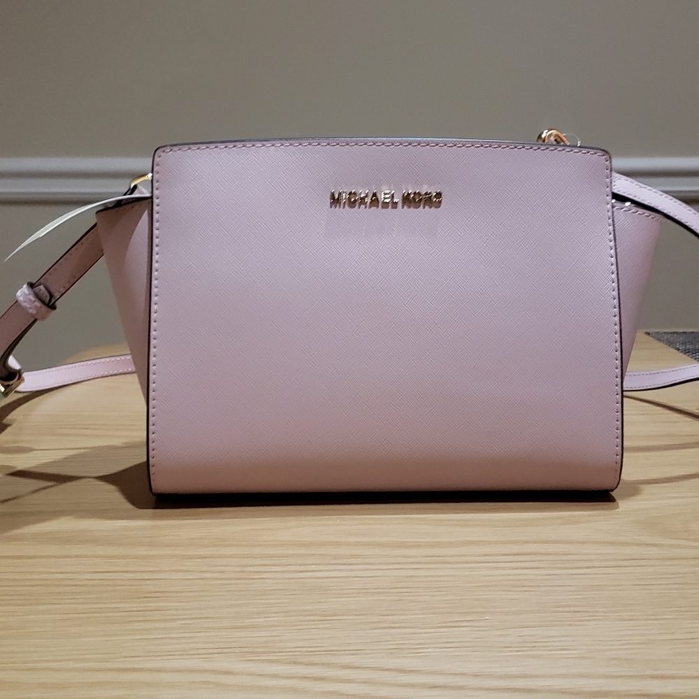 NWT Michael Kors Selma messenger